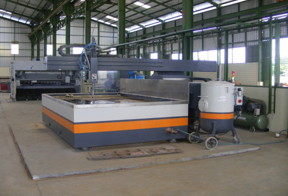 cnc-water-jet-flow-cutting-machine