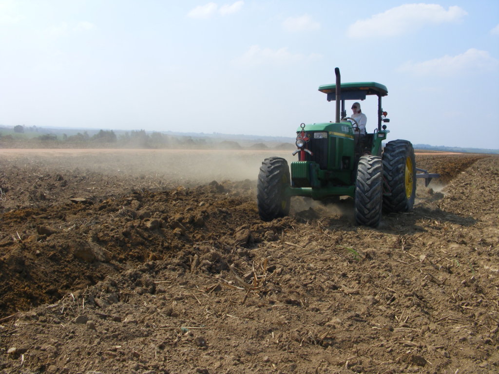 alat pertanian moderen